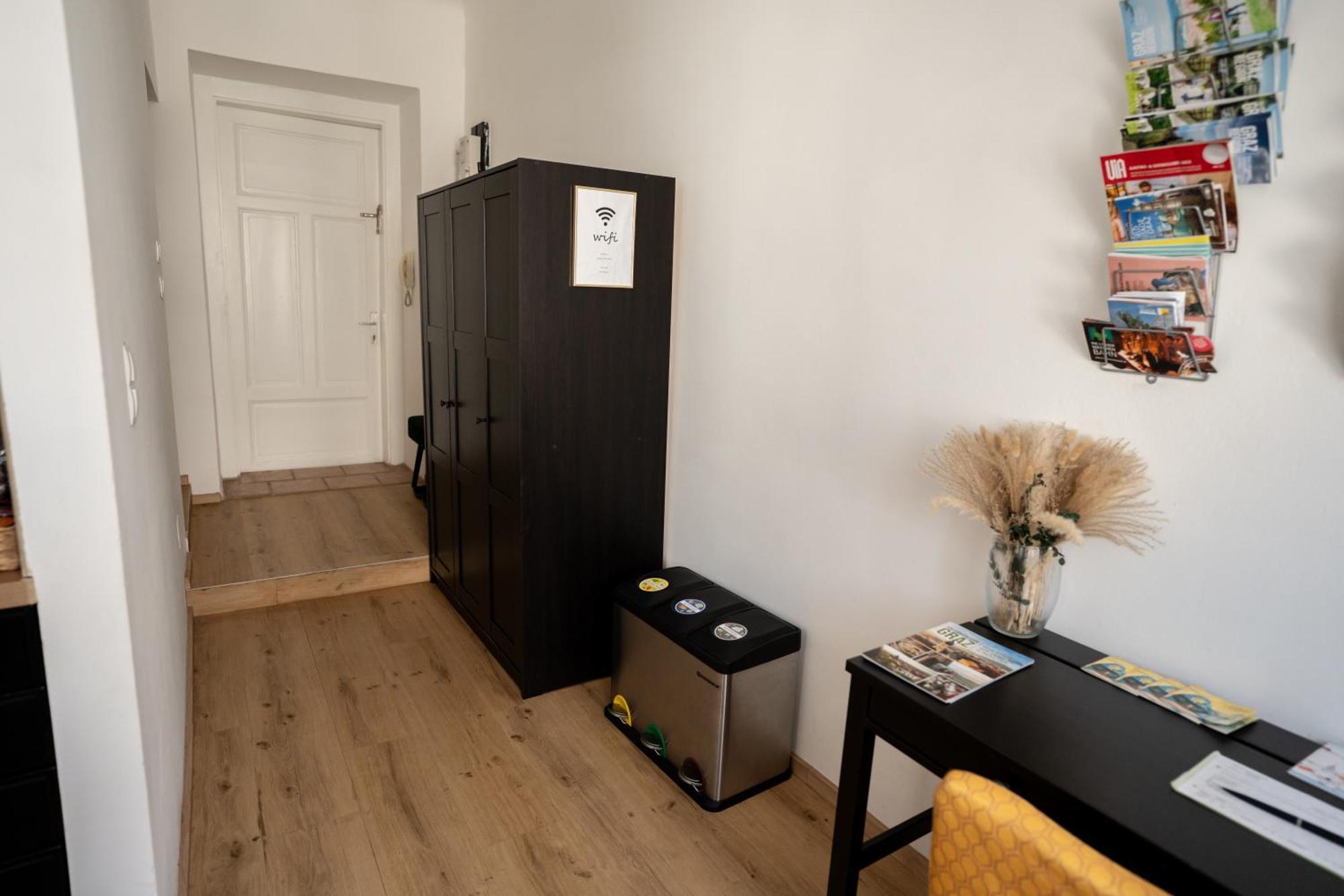 Js Design Apartment Грац Экстерьер фото